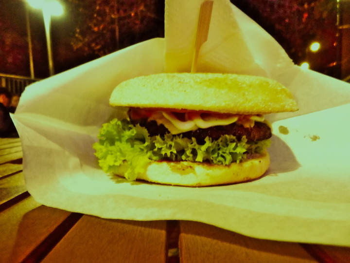 ストリートフードマーケット-ハンバーガー