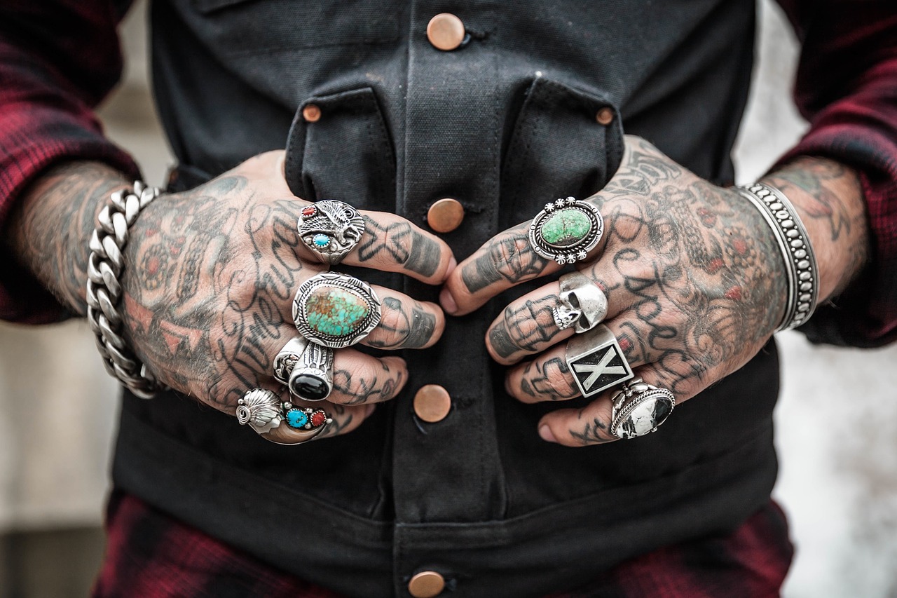 hands-tattoo