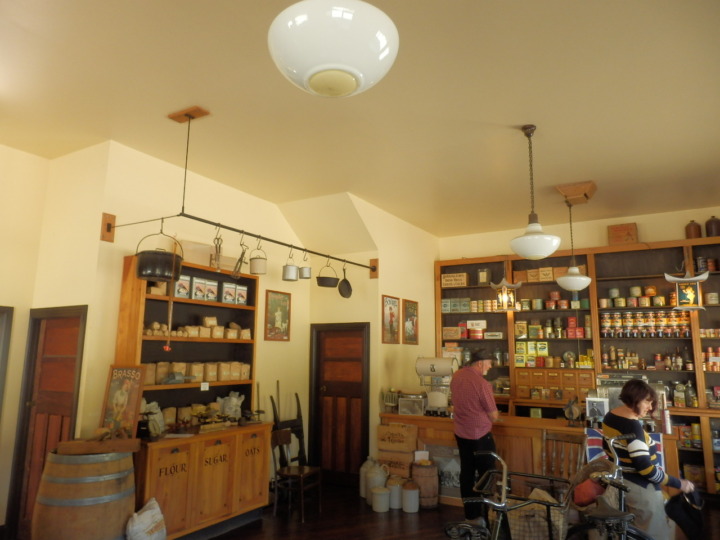 フェリーミード雑貨店展示