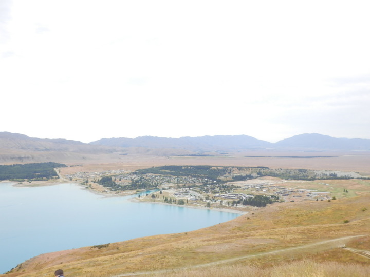 テカポ湖-マウントジョン-町