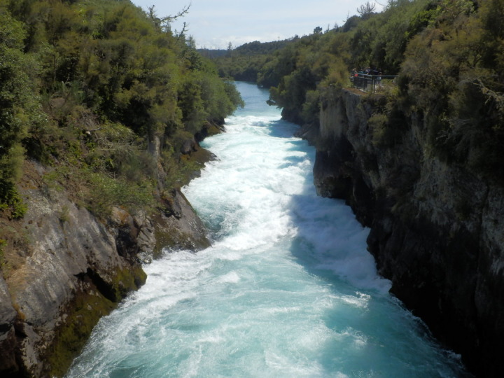 フカ・フォール-川